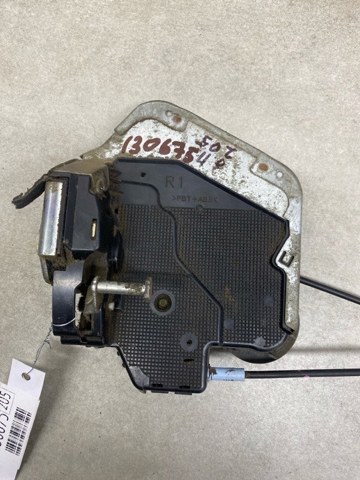 Замок задней правой двери  6905060110 TOYOTA