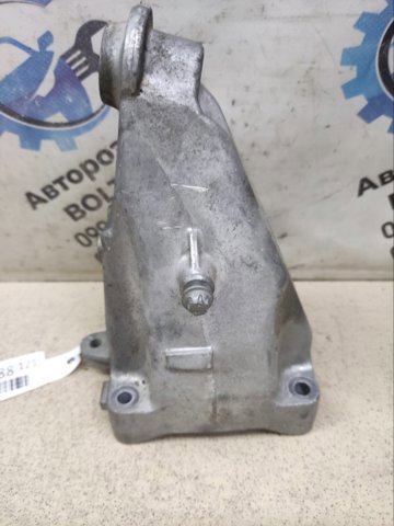 Замок задней левой двери 6906006100 TOYOTA