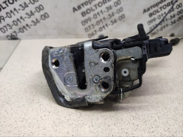 6906033111 TOYOTA Замок двери задней левой купить в Ирпень