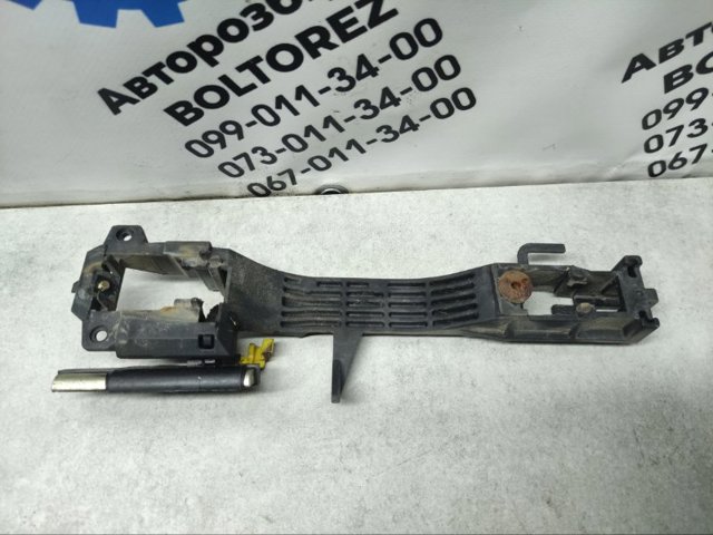 TOYOTA 6920228010 Держатель наружной ручки двери передней левой в наличии Кривой Рог