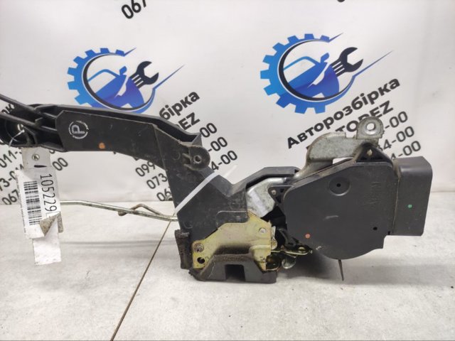 TOYOTA 6930442100 Замок водительской двери в наличии Ирпень