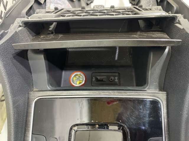 Замок пятой двери 6935002080 TOYOTA