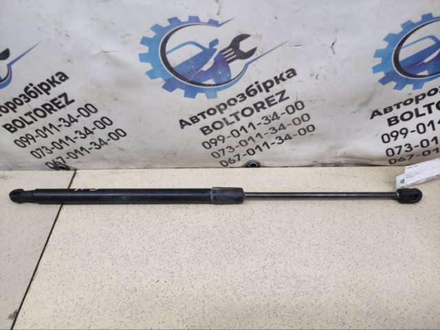 Амортизатор двери багажника 6Q6827550C VAG