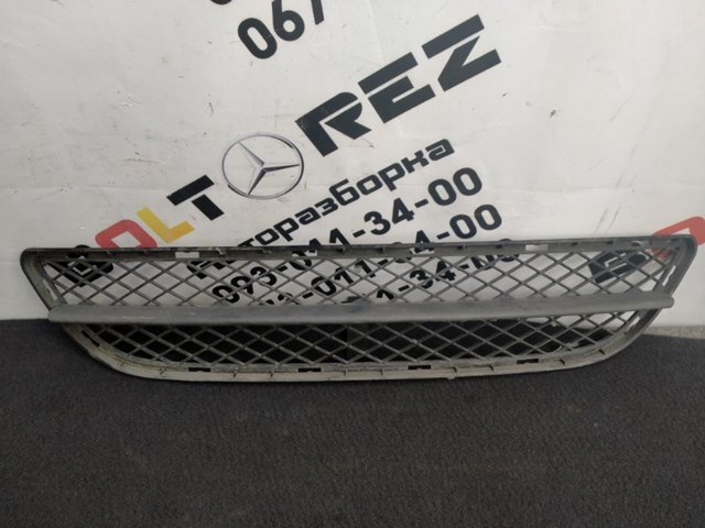 Центральная решетка переднего бампера 7134074 BMW