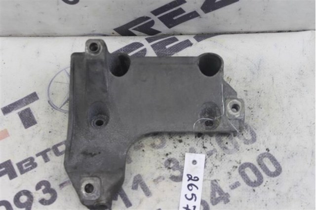Кронштейн компрессора кондиционера 7505980 BMW