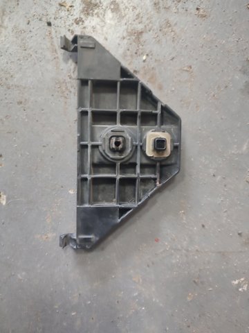 TOYOTA 7682842010 Кронштейн накладки багажной двери (ляды) в наличии Кривой Рог