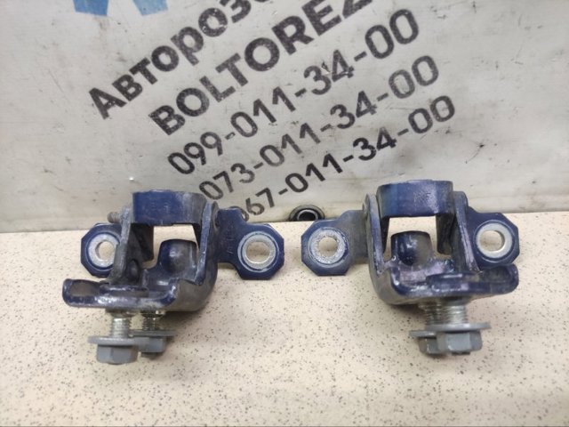 7701206968 RENAULT Петля двери задней левой купить в Полтава