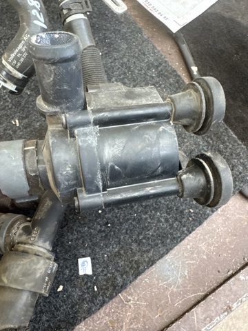 7735042080 TOYOTA Лючок бензобака (топливного бака) купить в Днепр