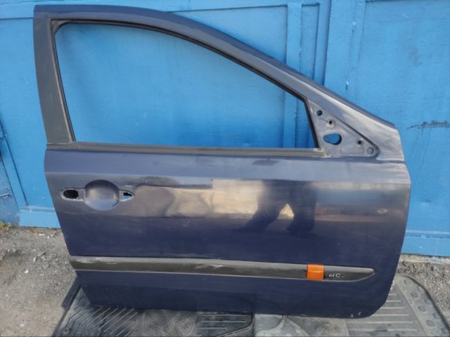 Пассажирская передняя дверь 7751471659 RENAULT