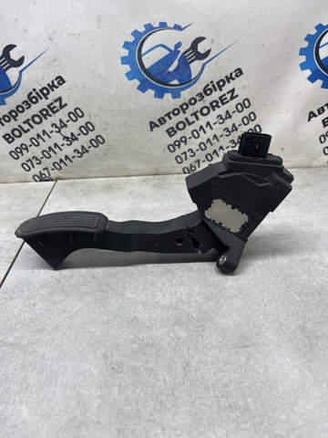 Педаль акселератора 7811002012 TOYOTA