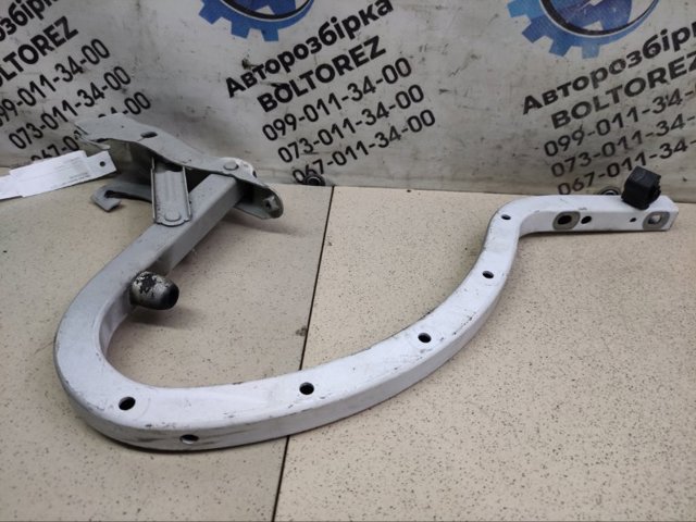 HYUNDAI 792103X000 Петля крышки багажника в наличии Днепр
