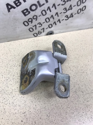 Петля задней левой двери 7933017000 HYUNDAI