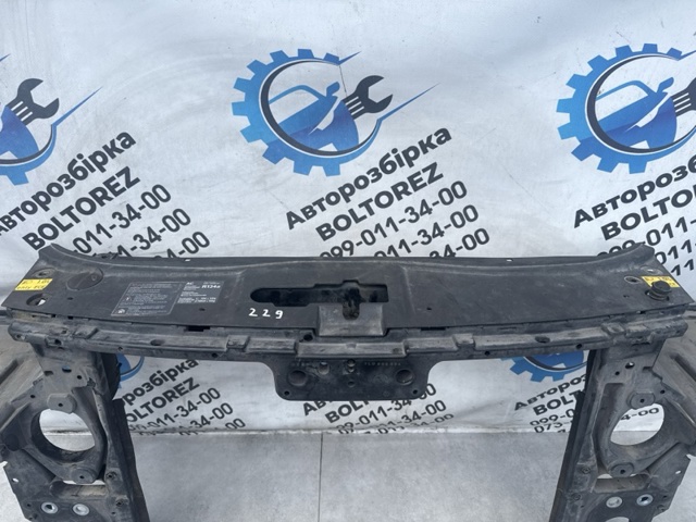 Кронштейн для радиатора 7L0805594R VAG