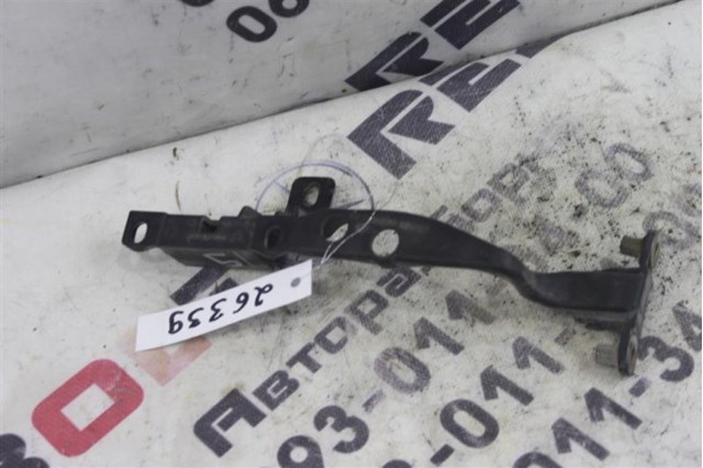 Кронштейн передней панели правый 7L0805734 VAG
