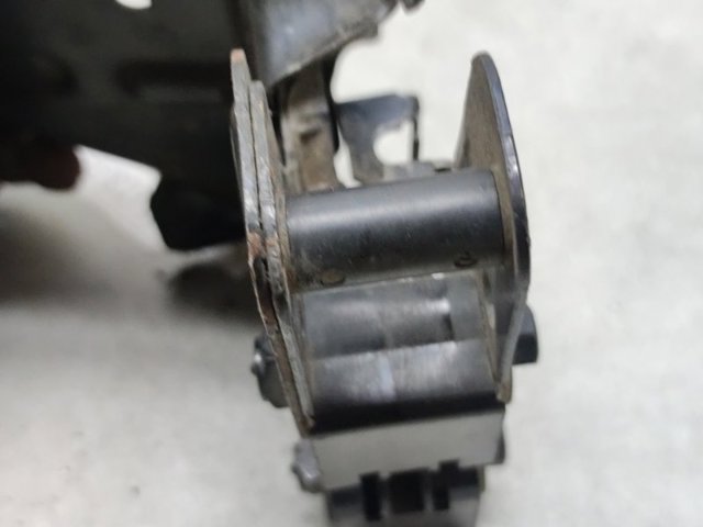 VAG 7L0823509C Замок капота в наличии Днепр