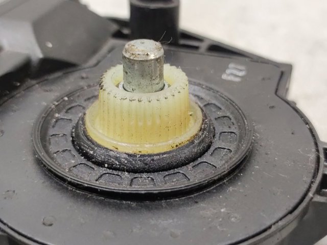 7L0959704D Мотор стеклоподъемника двери задней правой купить Черкассы