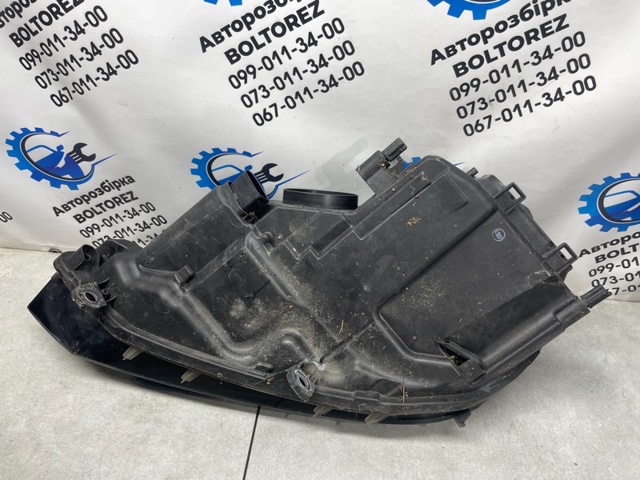 7P2941006 VAG Правая фара купить в Ровно