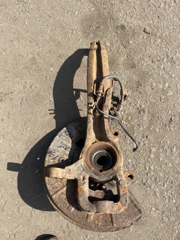 VAG 7P6407245A Цапфа (поворотный кулак) передний левый в наличии Павлоград