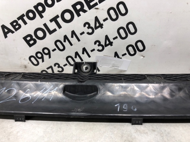 7P6807192 VAG Кронштейн бампера переднего центральный купить в Чернигов