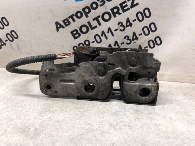 7P6823509C VAG Замок капота купить в Николаев