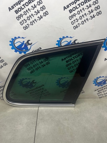 Стукло багажника, правое 7P6845298S VAG