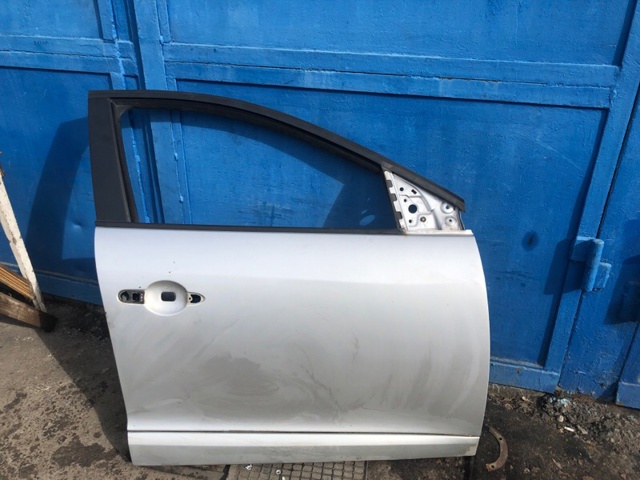 Пассажирская передняя дверь 801006560R RENAULT