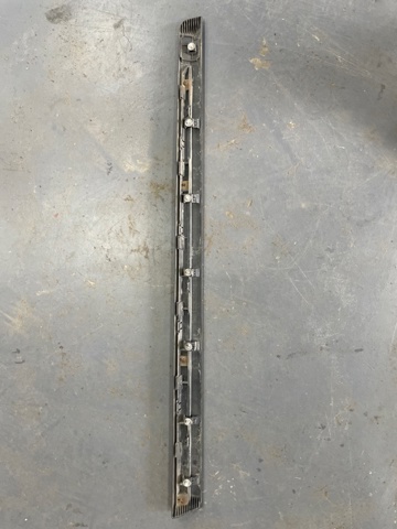 NISSAN 808766FR0A Молдинг двери передней правой нижний в наличии Хмельницкий
