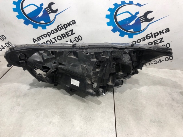 811100R140 TOYOTA Правая фара купить в Запорожье