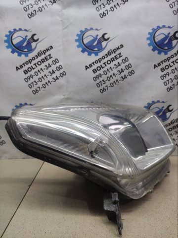 8111042160 TOYOTA Правая фара купить в Тернополь