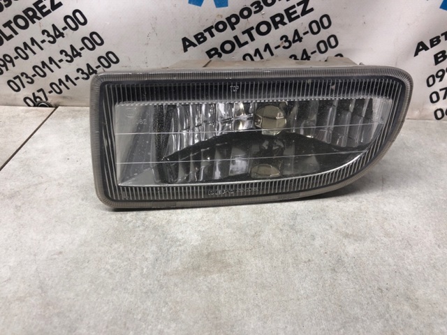 Противотуманная фара левая 8122060031 TOYOTA