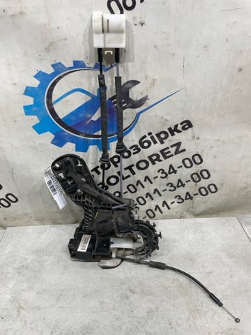 Запор кабины 813103X030 HYUNDAI