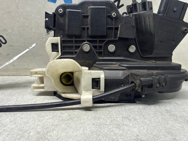 HYUNDAI 813202P030 Замок передней правой двери в наличии Винница