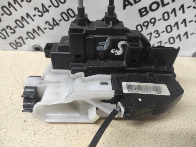 HYUNDAI 814202B000 Замок двери задней правой в наличии Винница