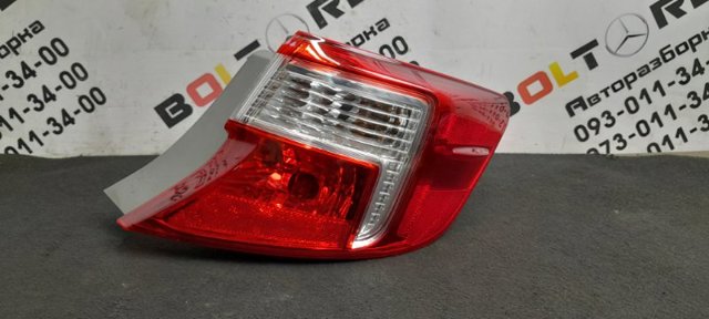 Фара задняя правая внешняя 8155006640 TOYOTA