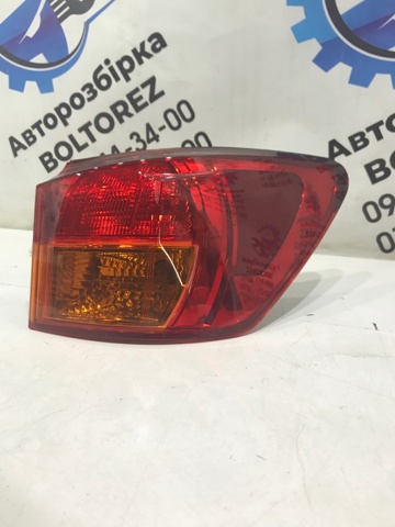 Задний правый внешний фонарь 8155153160 TOYOTA