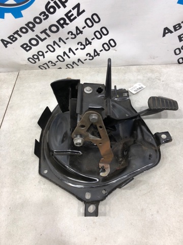 RENAULT 8200115368 Педаль тормоза в наличии Полтава