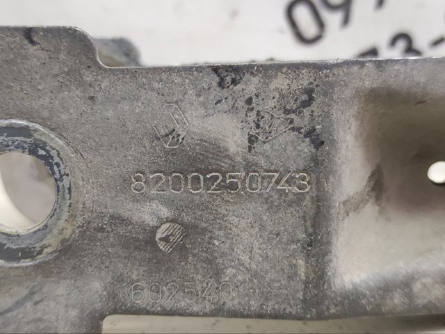 8200250743 Кронштейн подушки (опоры) двигателя правой купить Харьков