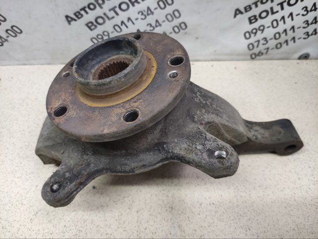 8200322078 RENAULT Цапфа передняя правая купить в Ирпень