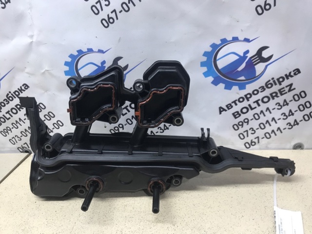 Крышка клапанов 8200673395 NISSAN