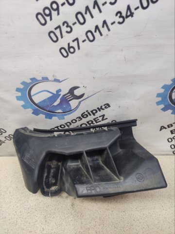 Левое крепление заднего бампера 8200699872 RENAULT
