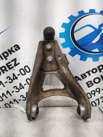 Рычаг передней подвески нижний левый 8200737134 RENAULT