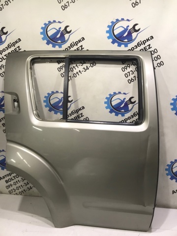 Дверь пассажирская задняя правая 82100EB330 NISSAN