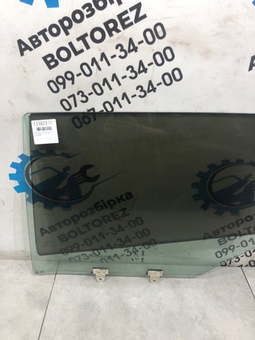 823010028R Стекло двери задней левой купить Хмельницкий