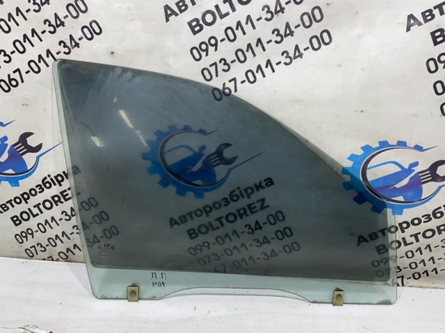 Стекло пассажирской двери 8242126000 HYUNDAI