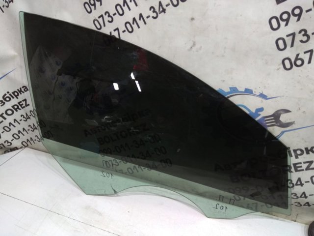 Стекло передней правой двери 824212T010 HYUNDAI