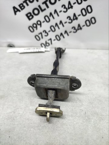 NISSAN 82430CG000 Ограничитель открывания двери задний правый в наличии Николаев