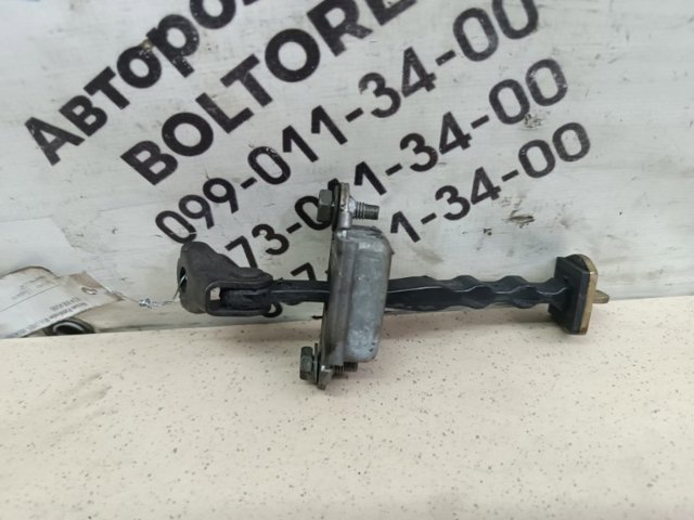 82430EA500 NISSAN Ограничитель открывания двери задний правый купить в Чернигов
