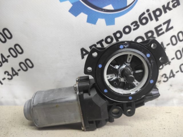 HYUNDAI 824502B000 Мотор стеклоподъемника двери передней левой в наличии Тернополь