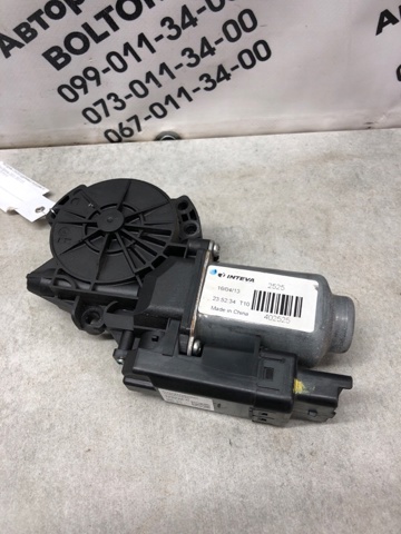 824502T010 HYUNDAI Мотор стеклоподъемника двери передней левой купить в Черкассы