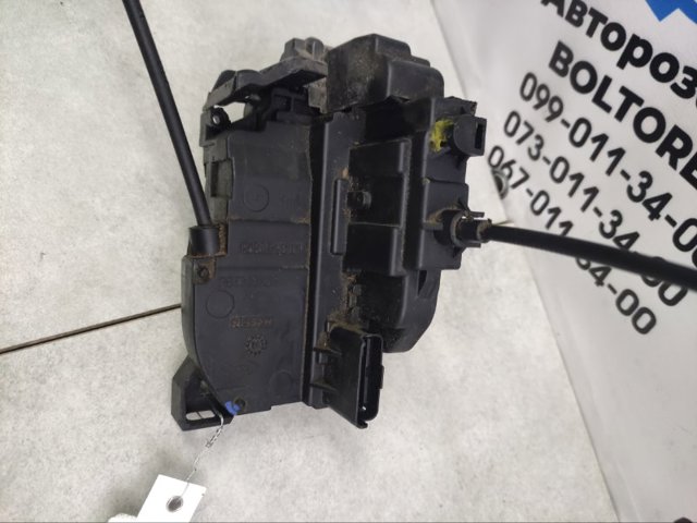 Замок задней правой двери  Рено Меган III